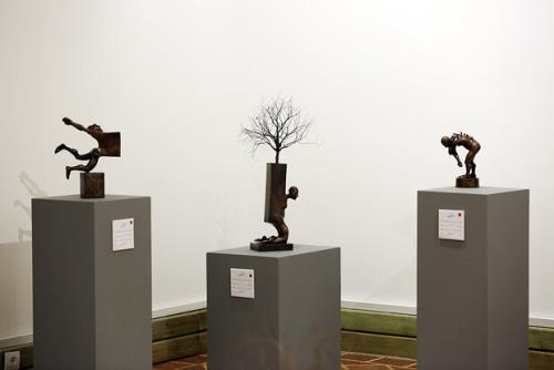 مجسمه های بی زمان 14 هنرمند به گالری سهراب می رود